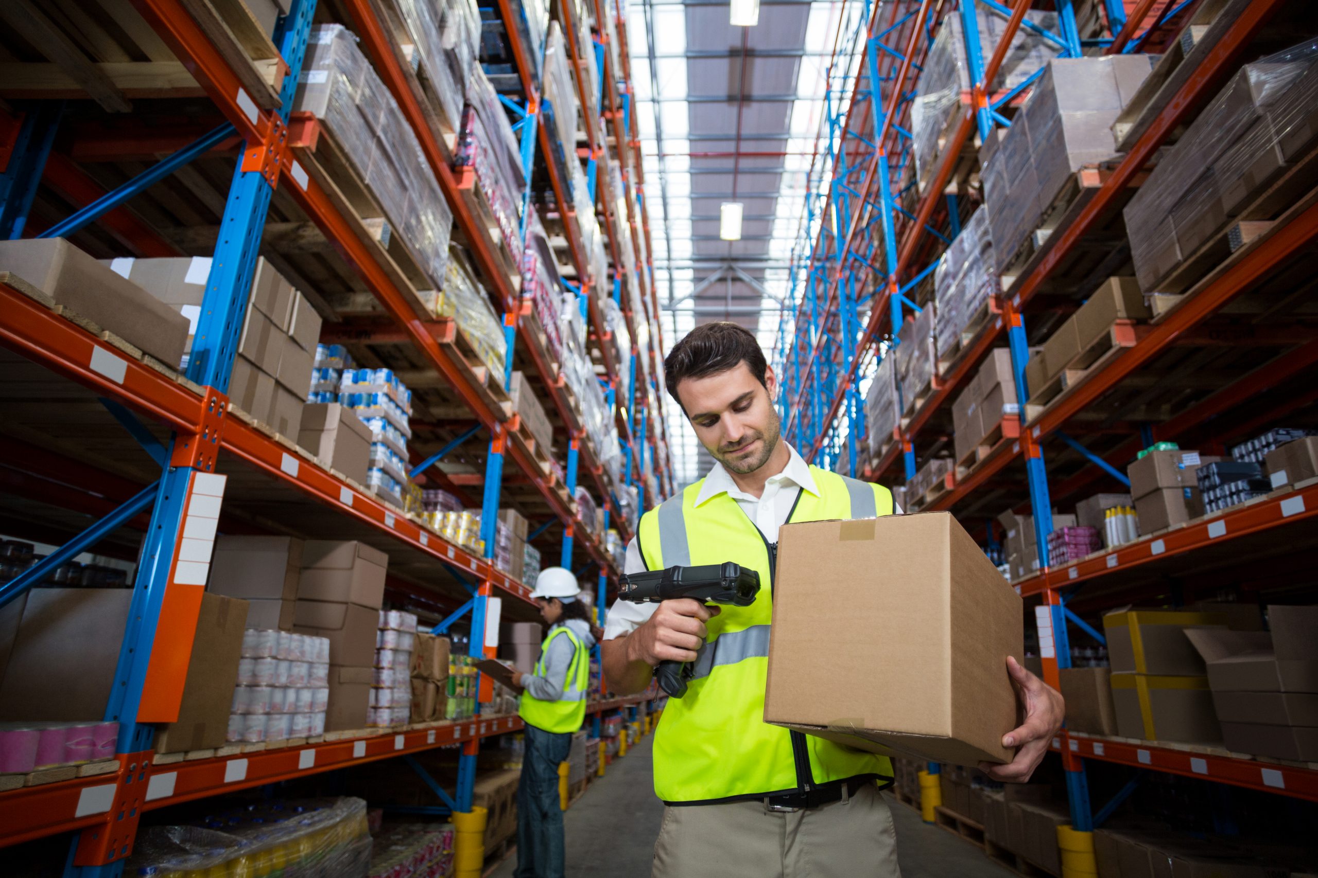 Live magazijnuitvoering: picken, packen en scannen zoals het op de vloer gebeurt.